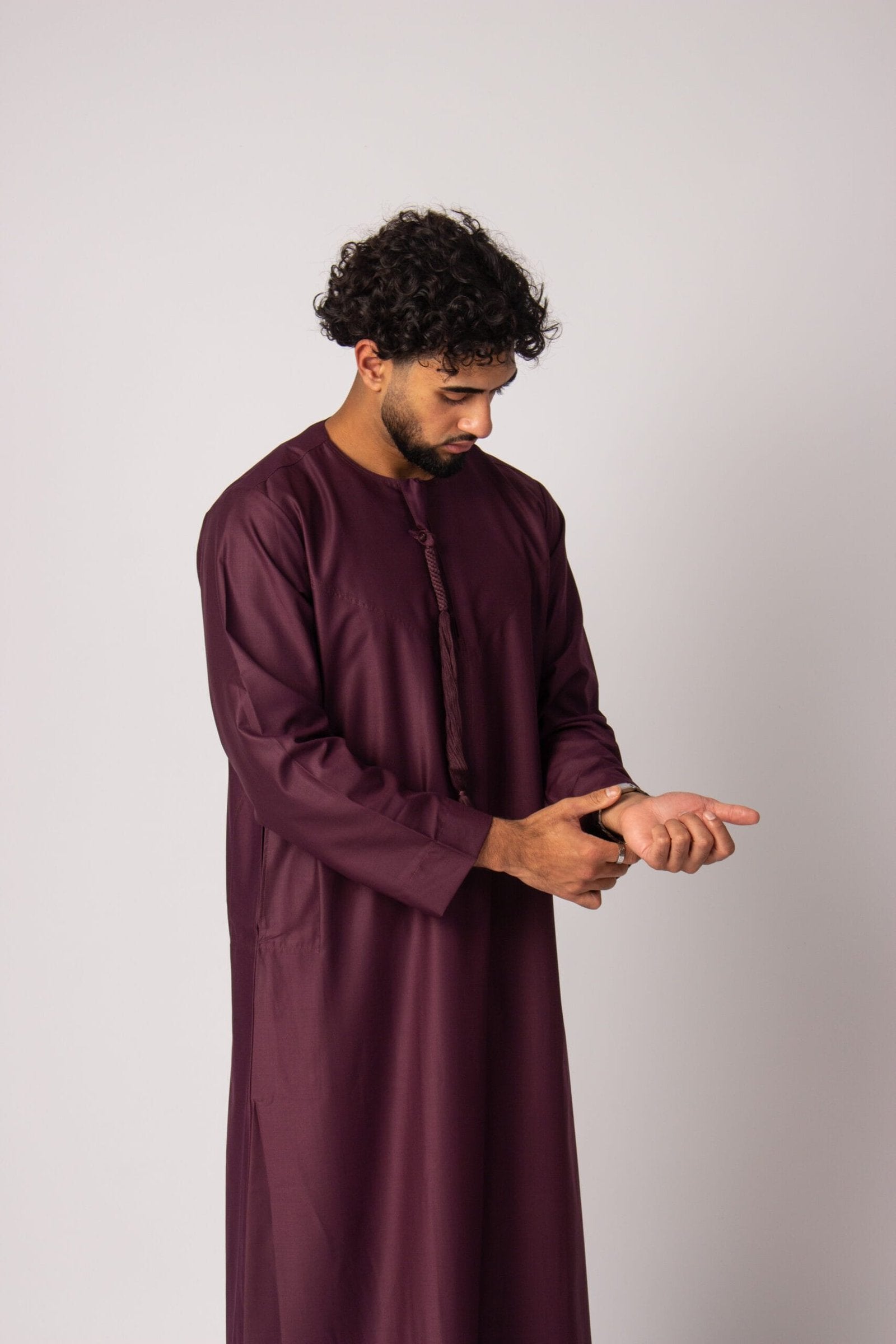 Emirati Thobe