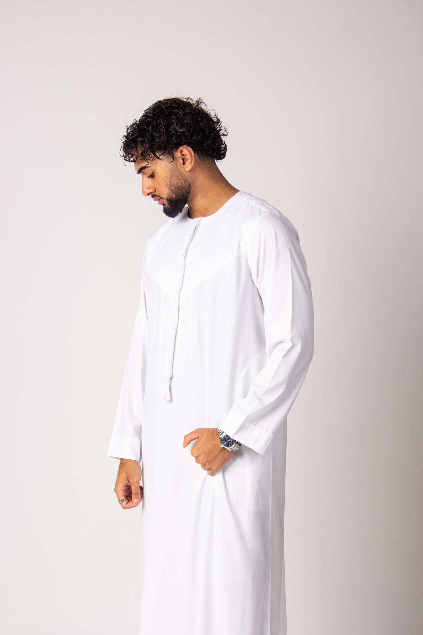 Emirati Thobe