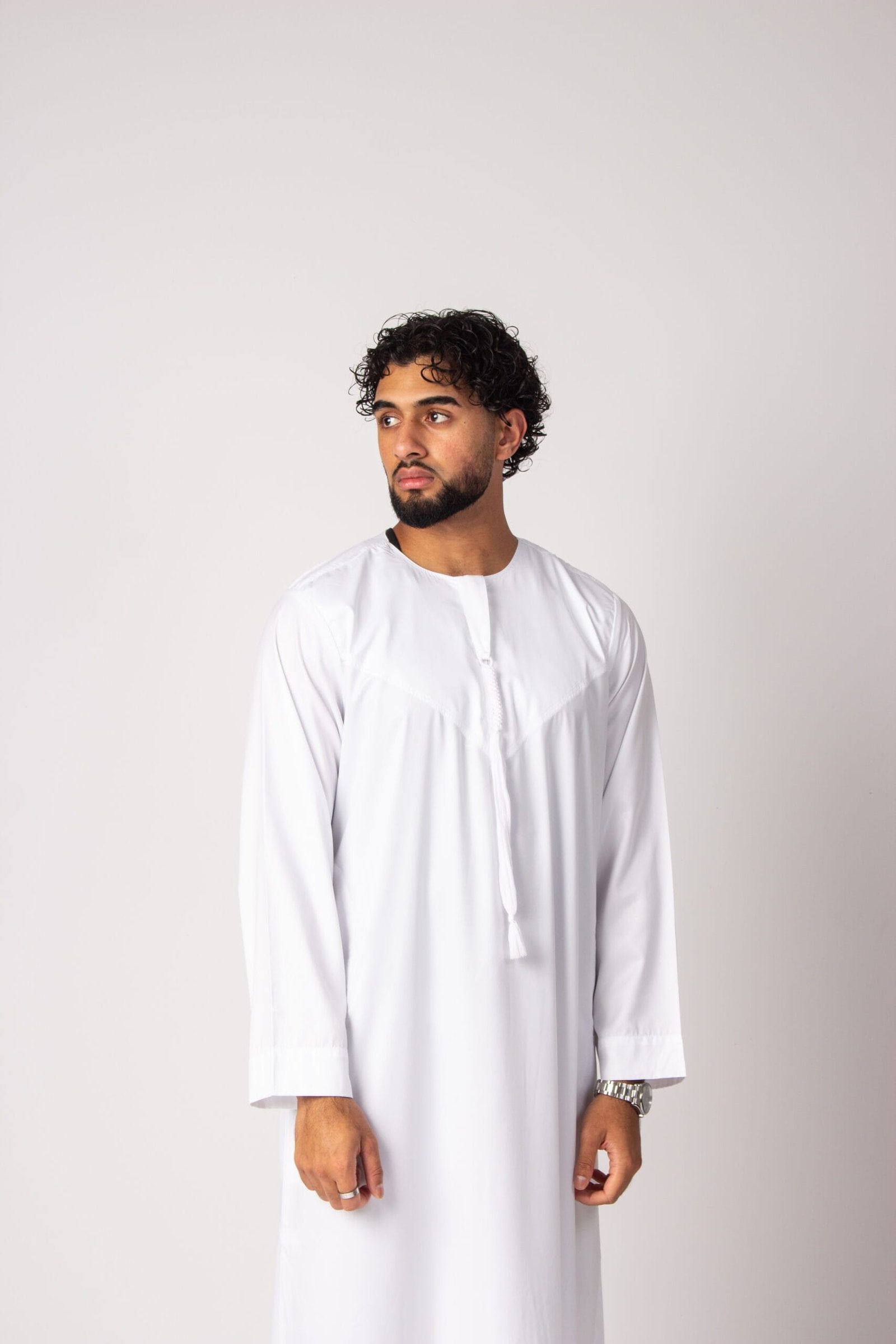 Emirati Thobe