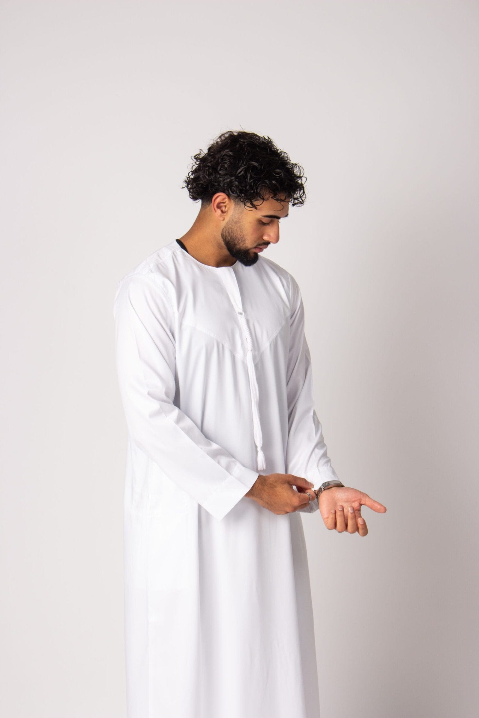 Emirati Thobe