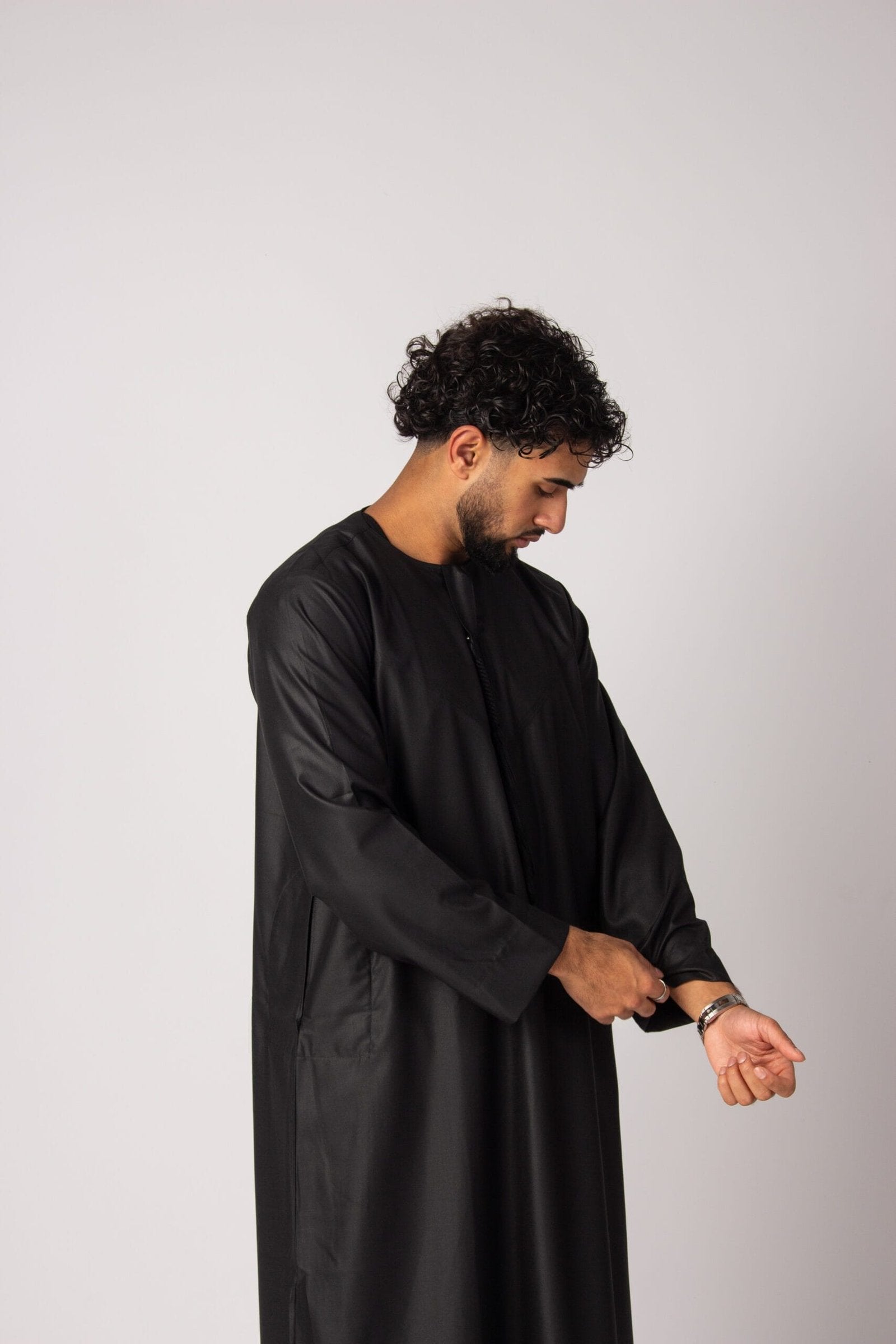 Emirati Thobe