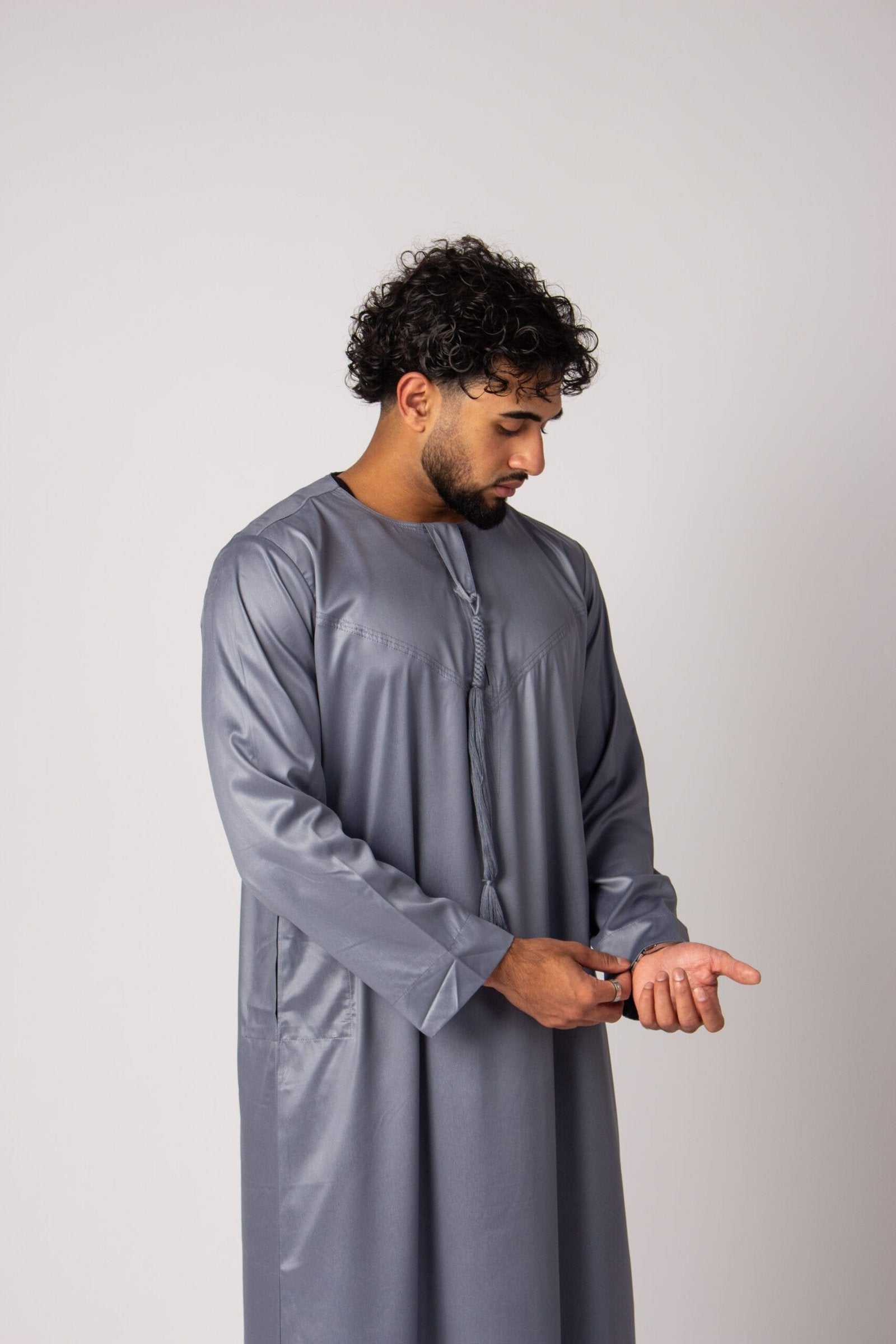 Emirati Thobe