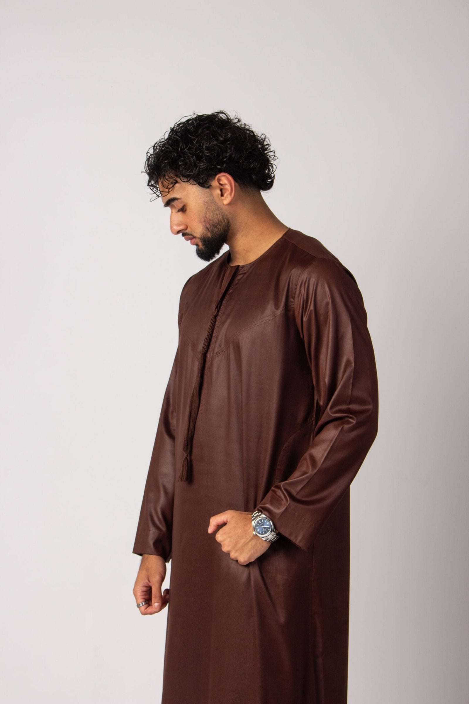 Emirati Thobe