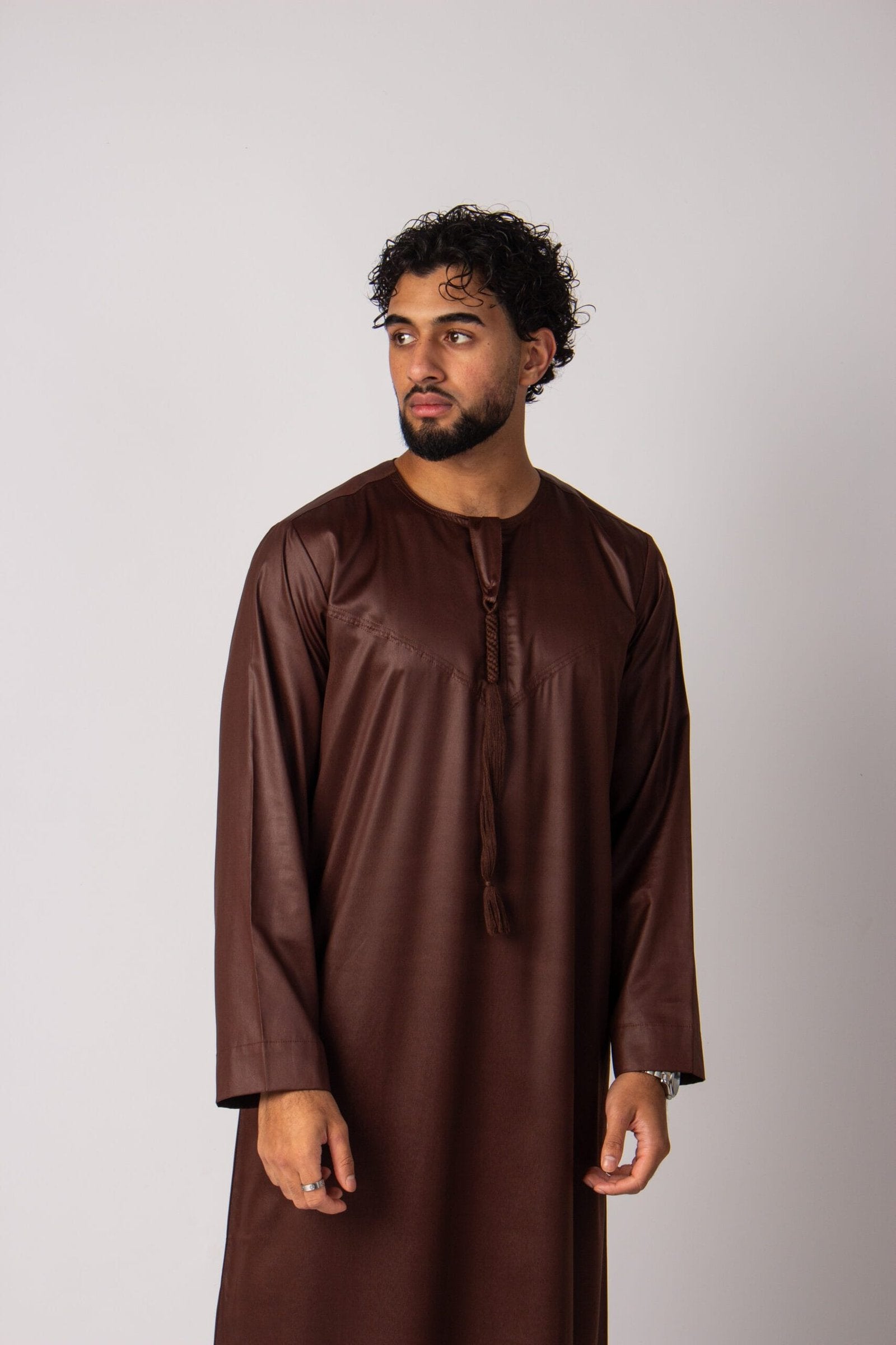 Emirati Thobe