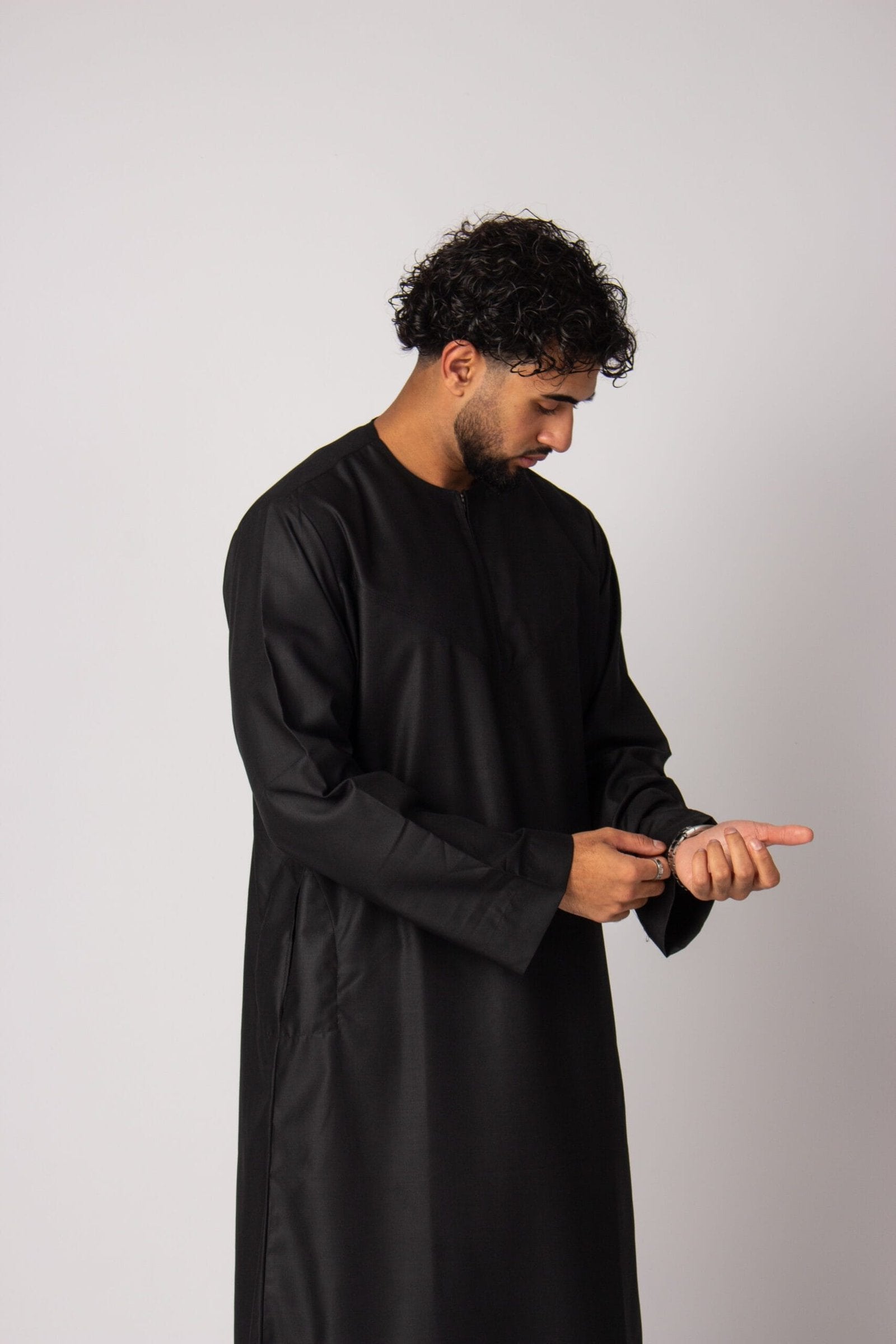 Omani Thobe