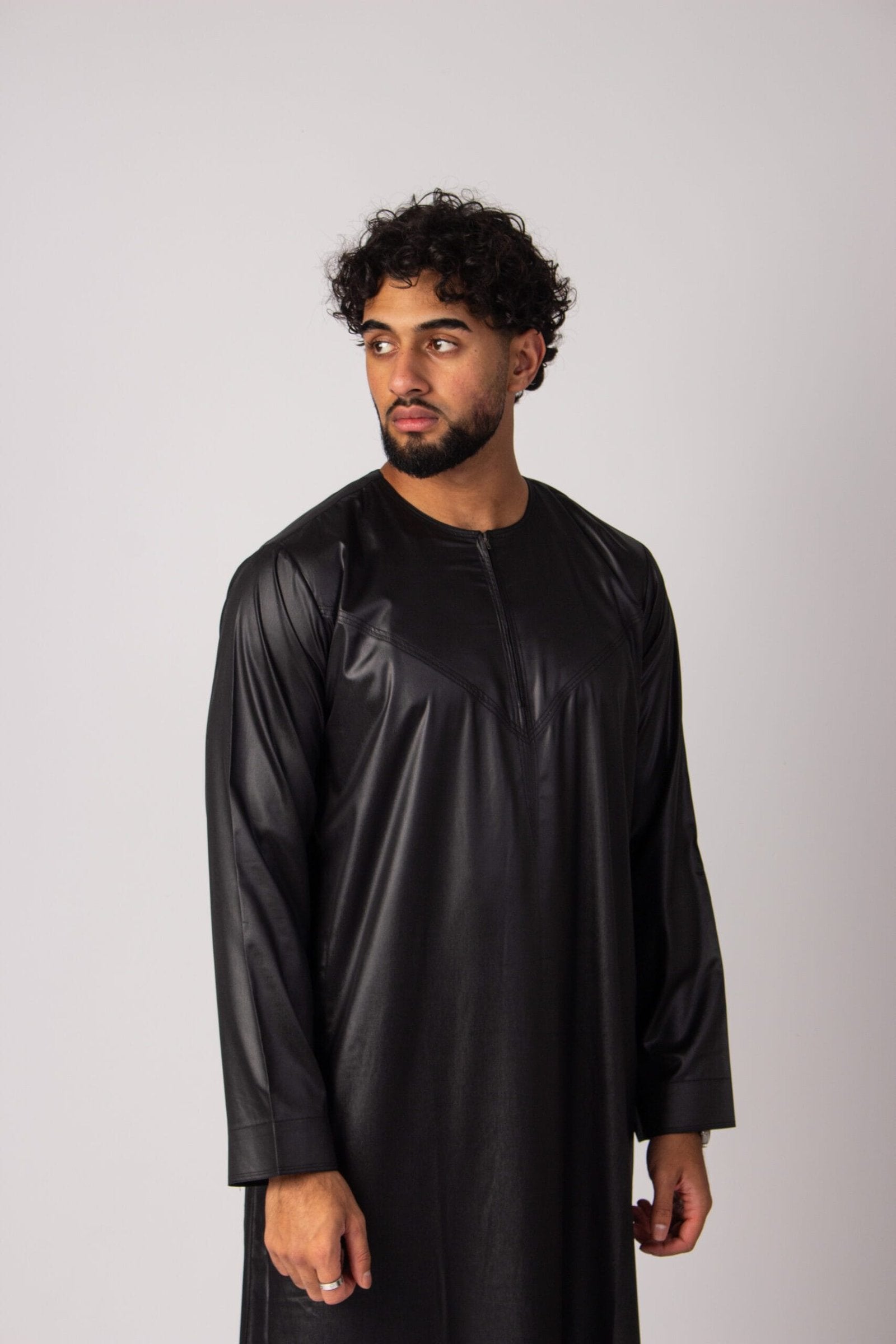 Omani Thobe
