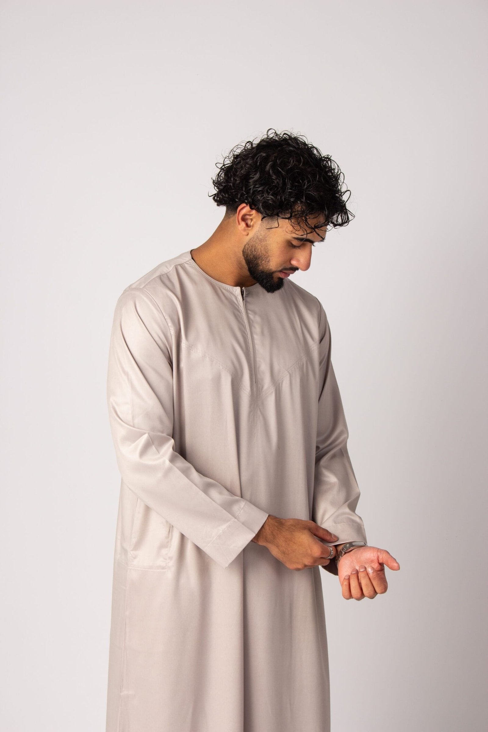 Omani Thobe