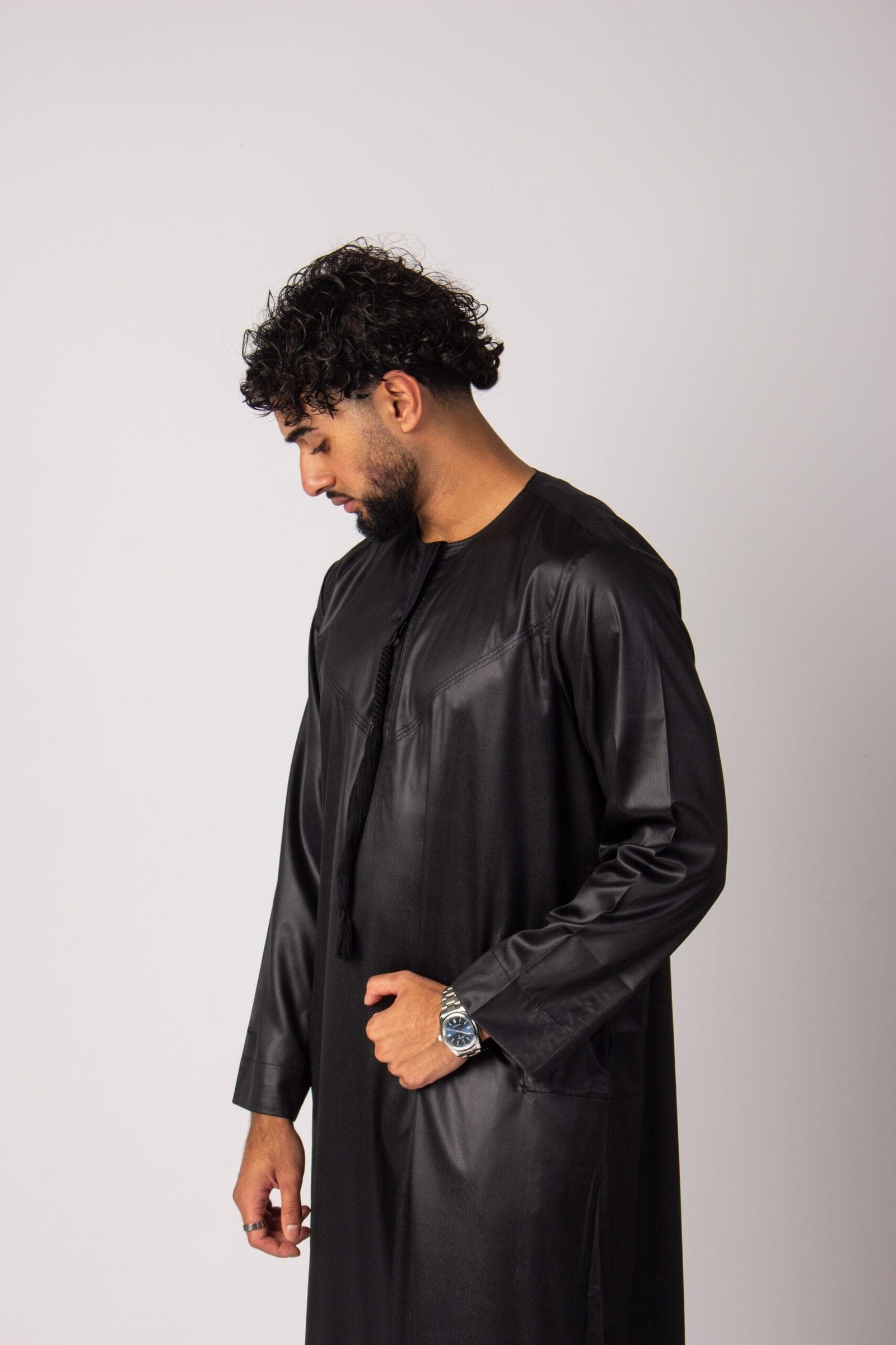 Emirati Thobe