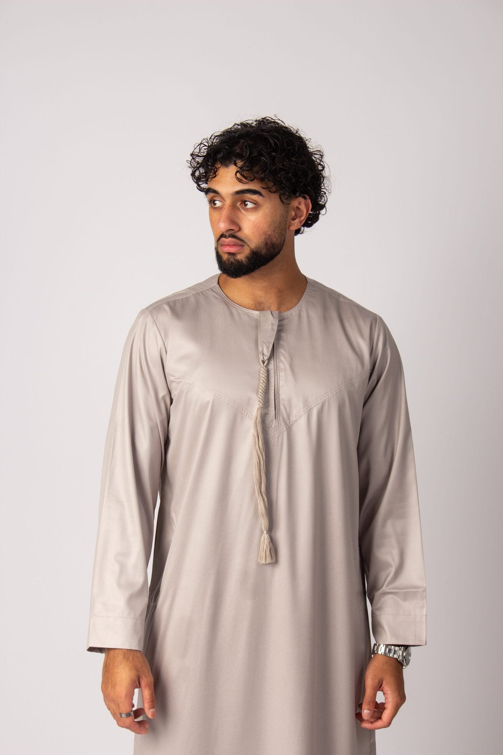 Emirati Thobe