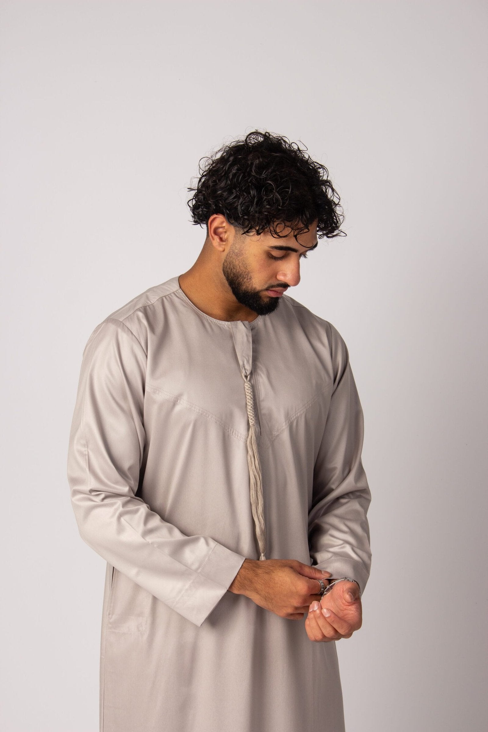 Emirati Thobe