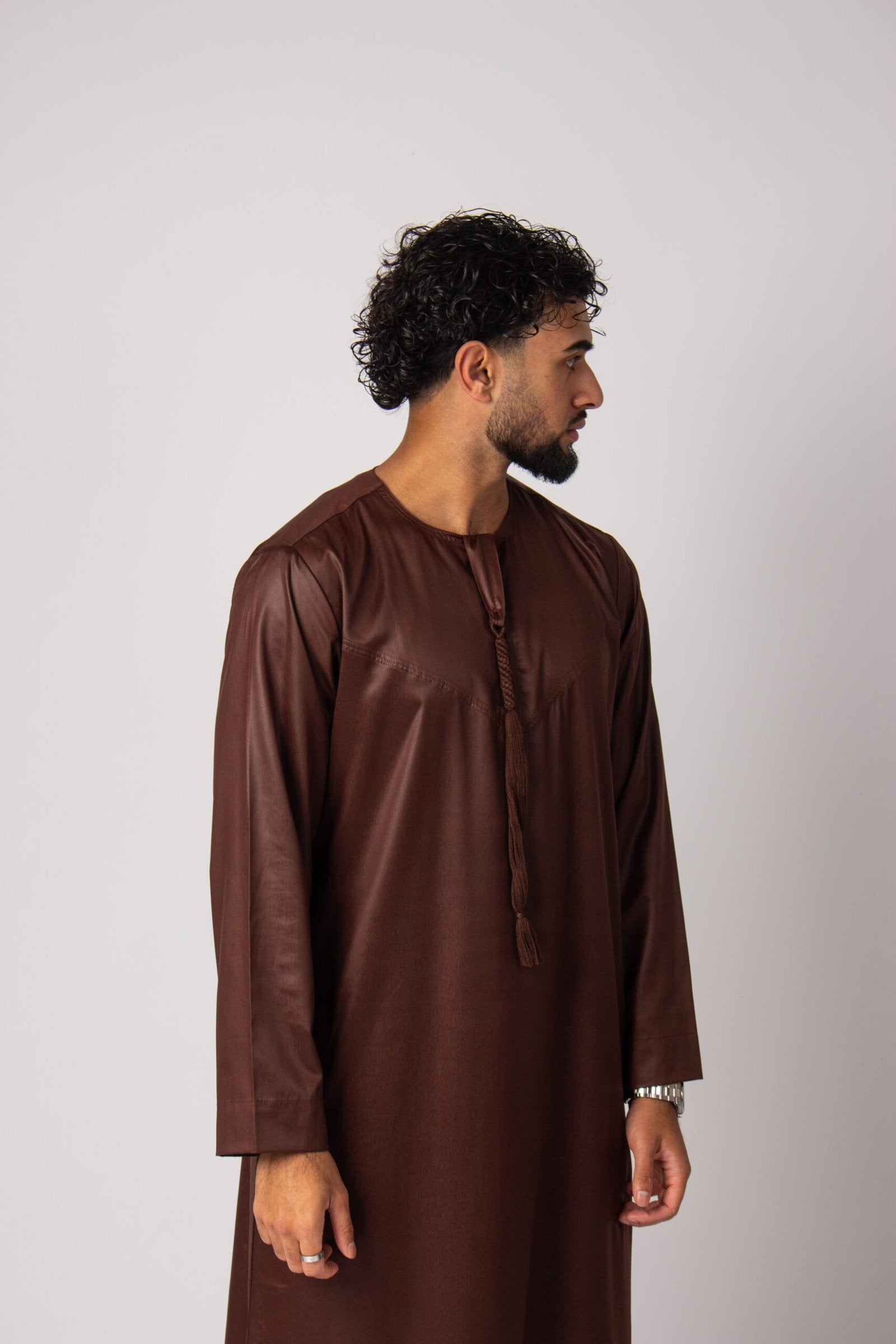 Emirati Thobe
