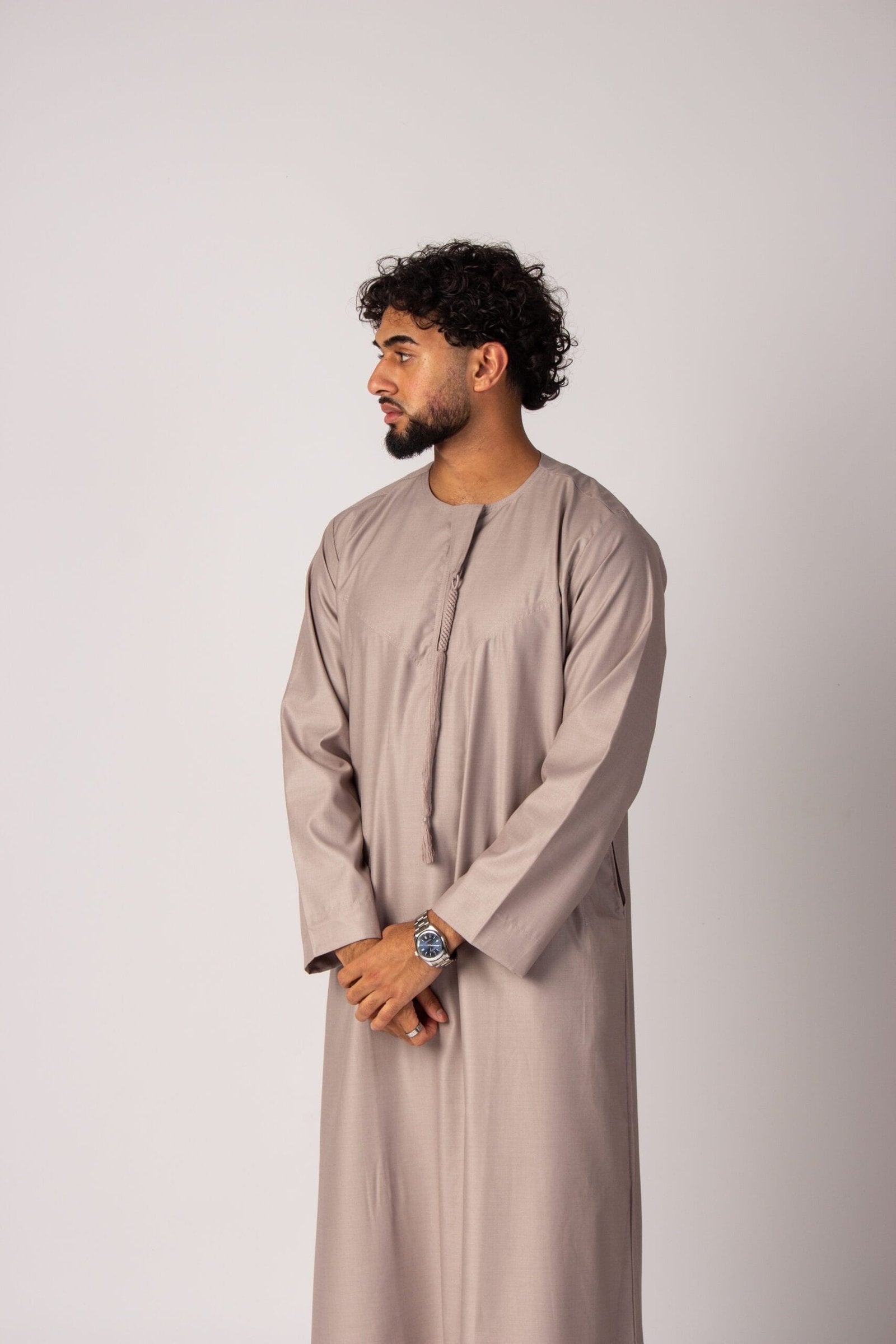 Emirati Thobe