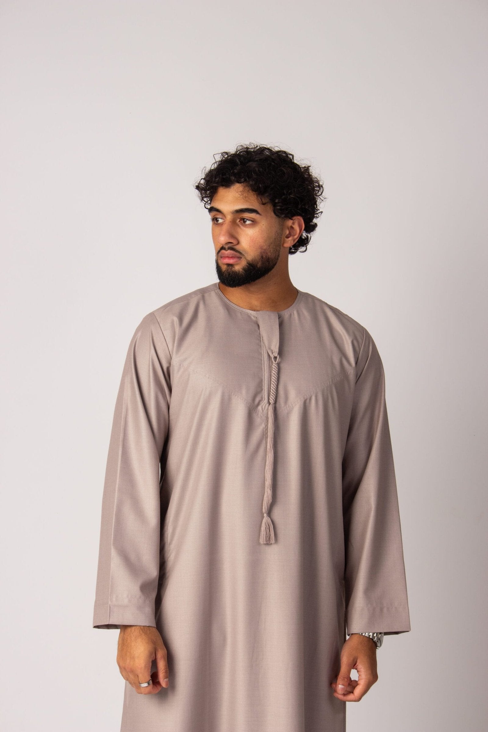 Emirati Thobe