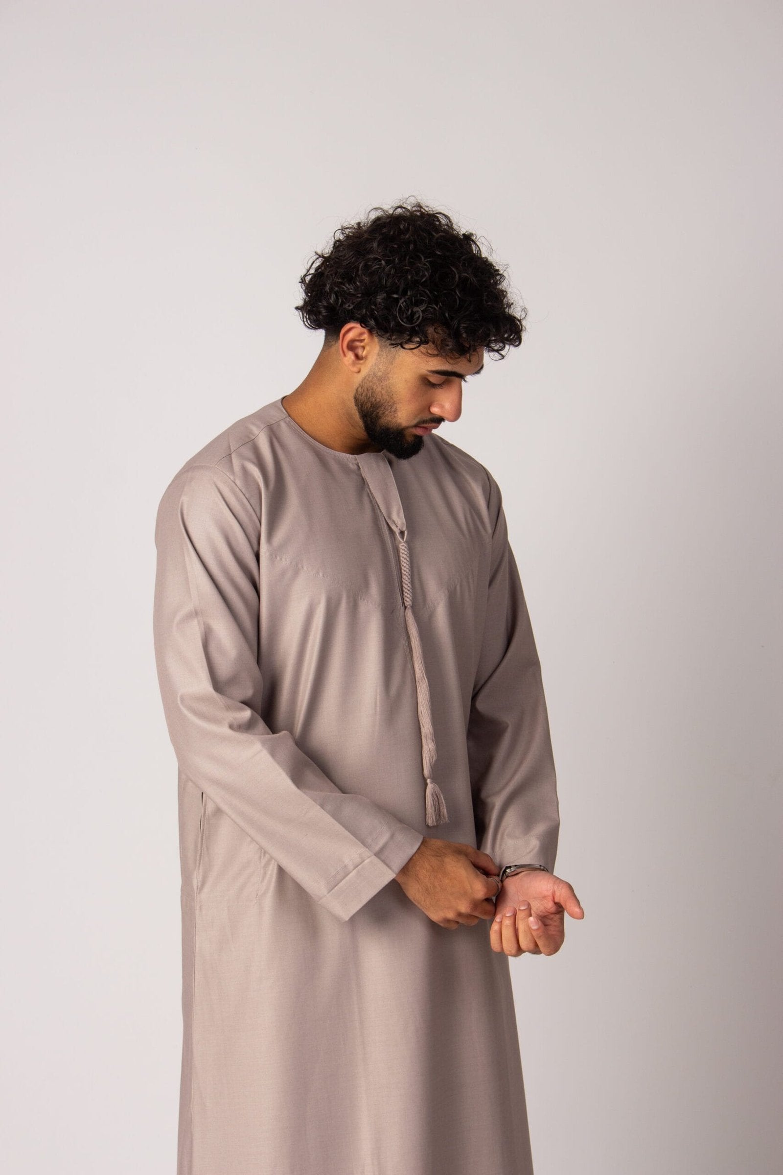 Emirati Thobe