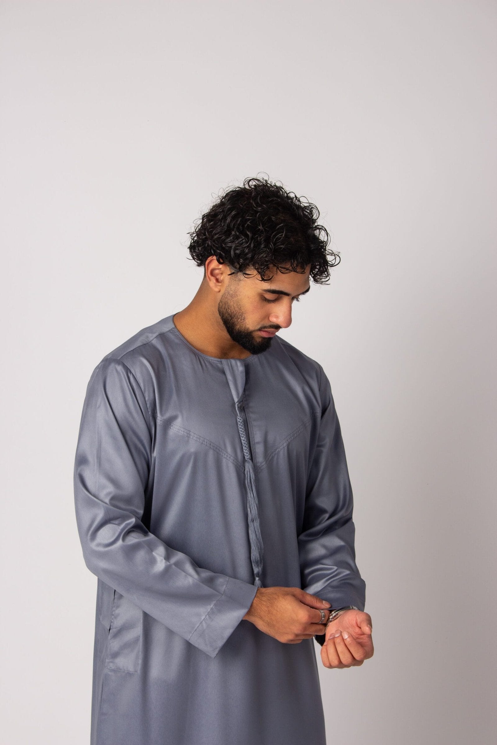 Emirati Thobe